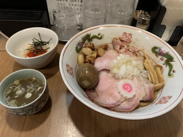 「チャーシュー味玉油そば」@MENクライの写真