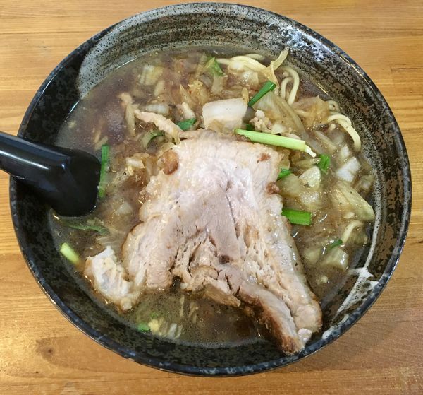 「にんにく醤油ラーメン(850¥)」@麺処 らふてるの写真