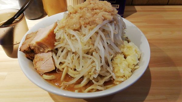 「エビラーメン　¥960 ニンニク少し野菜増しアブラ」@ラーメン緑山の写真