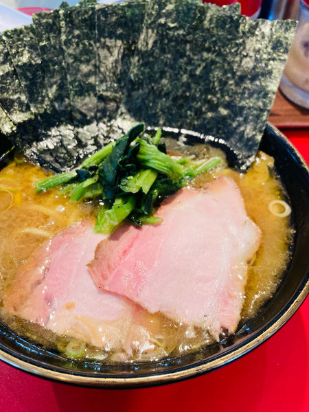 「ラーメン　ライス、駐車場サービス海苔、リクエスト全部普通」@ラーメン 前原軒の写真