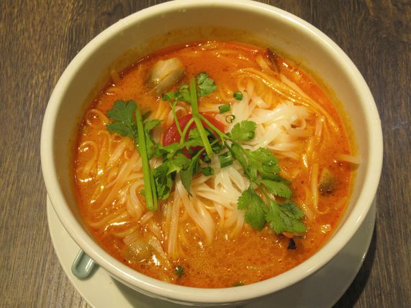 「トムヤンクンラーメン（1,298円）」@アジアティーク 立川店の写真