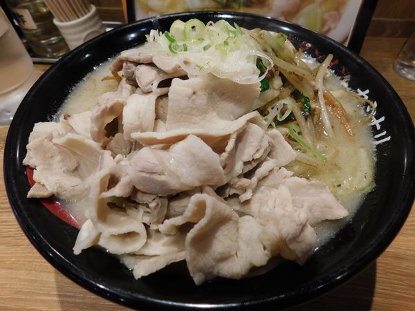 「濃厚タンメン￥７７０　肉増し￥０（クーポン券で無料）」@茨城タンメン カミナリ 我孫子店の写真