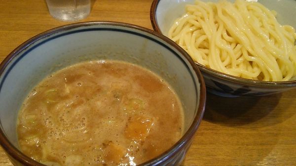 「濃厚魚介辛つけ麺（並） 850円」@鼈の写真
