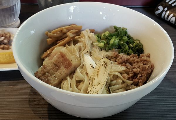 「鴨油とエシレバターの油そば 1050円」@柳麺 呉田-goden-の写真