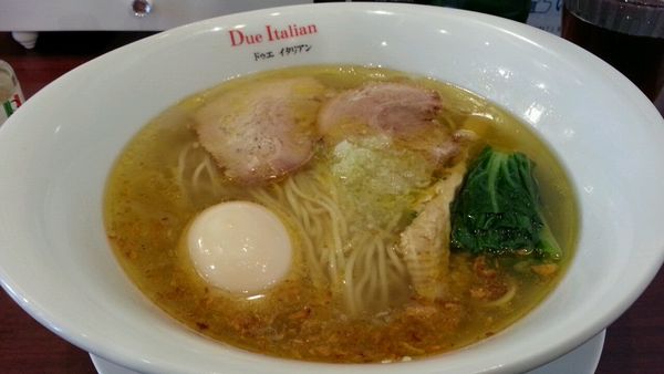 「塩らぁ麺 880円」@ドゥエ イタリアン 市ヶ谷本店の写真