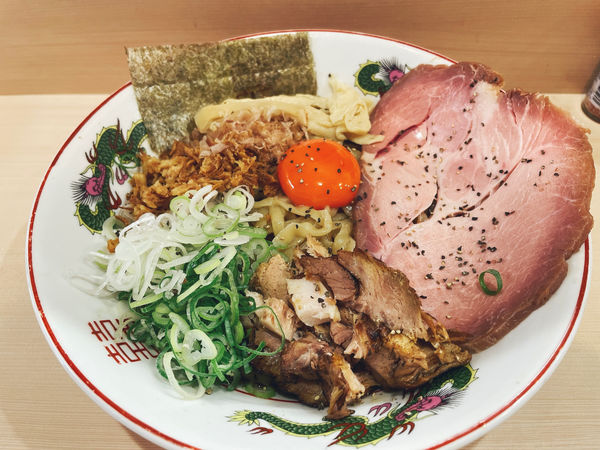 「地鶏と濃い玉のまぜそば」@手揉み中華そば 中村の写真