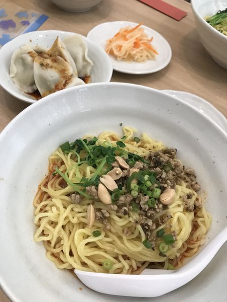 「汁なし坦々麺」@栄児家庭料理 本郷店の写真