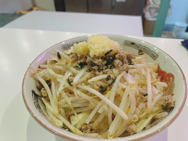 「【限定】まぜそば　餃子味」@ラーメンボーイズの写真