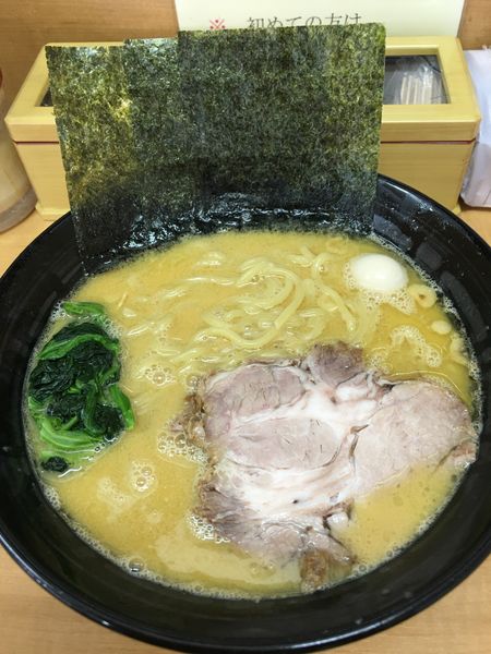 「らーめん(醤油) 790円」@横濱家系 虎壱家の写真