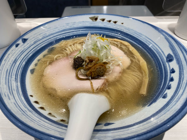 「鴨×鶏×浅利煮干　トリュフ香る塩らーめん」@淡麗拉麺 己巳の写真