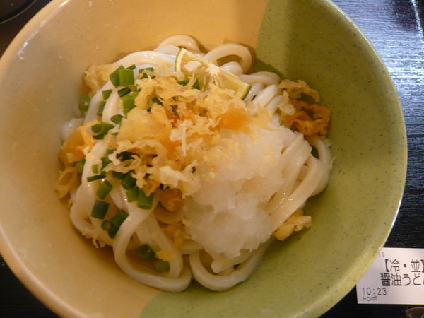 「冷たいしょうゆうどん（並）」@TOMBOの写真