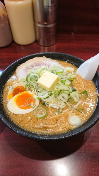 「味噌バターらーめん+味玉子」@こってりらーめん なりたけ 本八幡店の写真