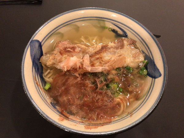 「木灰そば+軟骨ソーキ（490円）」@木灰そば 太陽人の写真