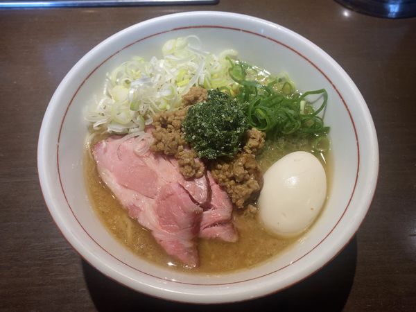 「【期間限定】味噌らぁ麺＋釜焼きチャーシュー」@麺や 虎徹の写真