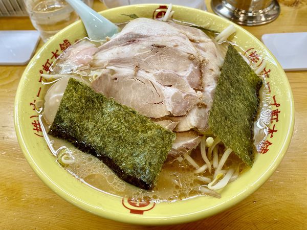「チャーシューメン ＋ もやし ＋ 味付玉子 ＋ 生玉子」@ホープ軒本舗 吉祥寺店の写真