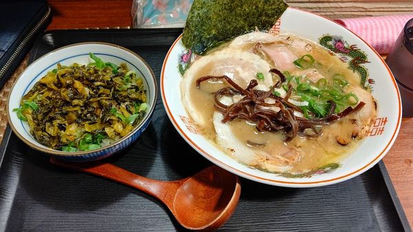 「濃厚豚骨ラーメン+高菜丼」@ラーメン ハナレの写真