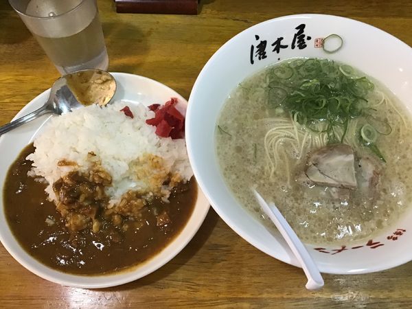 「ミニカレーセット600円(ラーメンは麺硬め)」@唐木屋 六本松店の写真