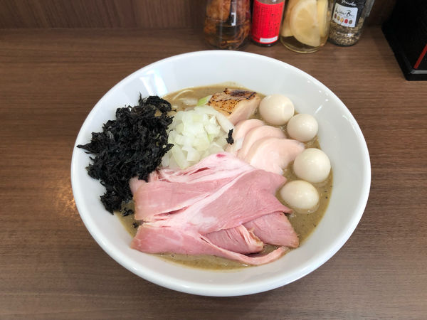 「特製濃厚煮干ソバ」@Noodle&Spice curry 今日の1番の写真