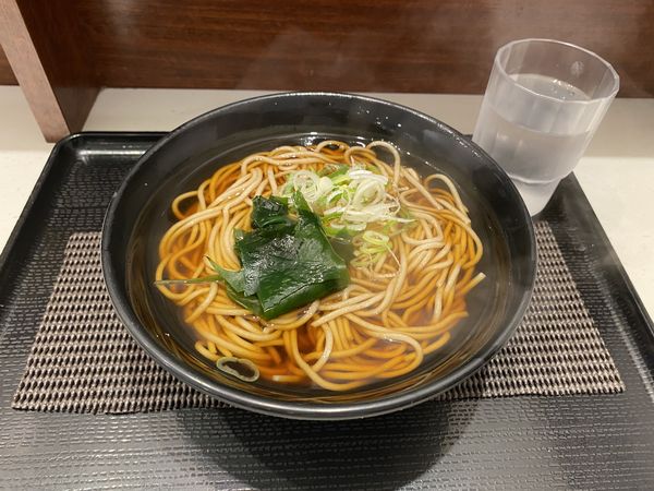 「かけそば310円」@名代 富士そば 蒲田店の写真