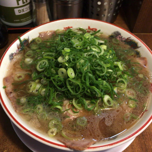 「特製ラーメン九条ネギ増　1080円」@本家 第一旭 新宿店の写真