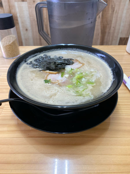 「豚骨ラーメン」@やまみラーメンの写真
