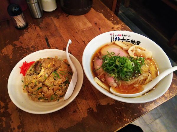 「十二分屋そば税込680円セット焼めし税込300円」@近江熟成醤油 十二分屋 早稲田店の写真