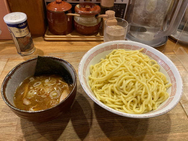 「つけ麺　大盛り(440g) あつもり　820円」@つけ麺屋 やすべえ 池袋店の写真
