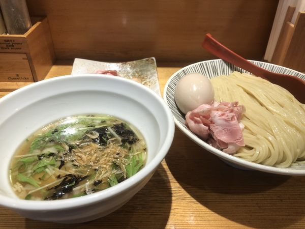 「焼きあご塩つけ麺煮卵付き（1020円）」@焼きあご塩らー麺 たかはし 新宿本店の写真