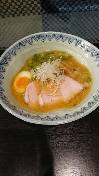 「たくみラーメン並」@麺屋たくみ 駅前店の写真