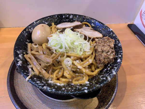 「爆盛油脂麺」@らーめん 平太周 神保町店の写真