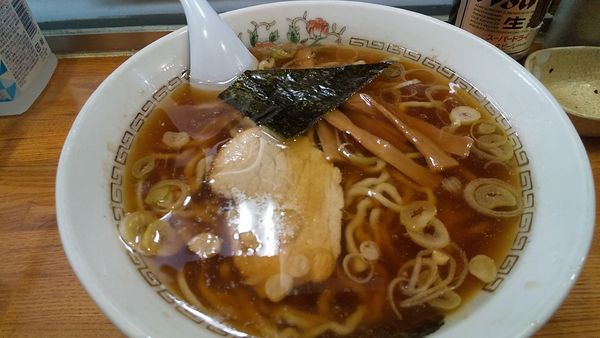 「アサヒスーパードライ・小瓶+メンマ小鉢→中華そば」@春木屋 荻窪本店の写真