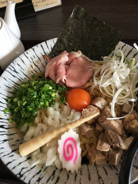 「濃厚卵と比内地鶏の油そば大盛　900円」@麺匠えにしの写真