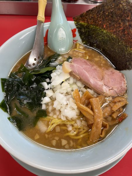 「特製醤油とんこつラーメン」@ラーメン山岡家 沼津柿田川店の写真