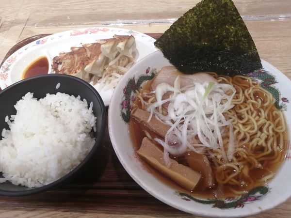 「浜松餃子と醤油ラーメンセット¥950」@浜北軒 NEOPASA浜松店の写真