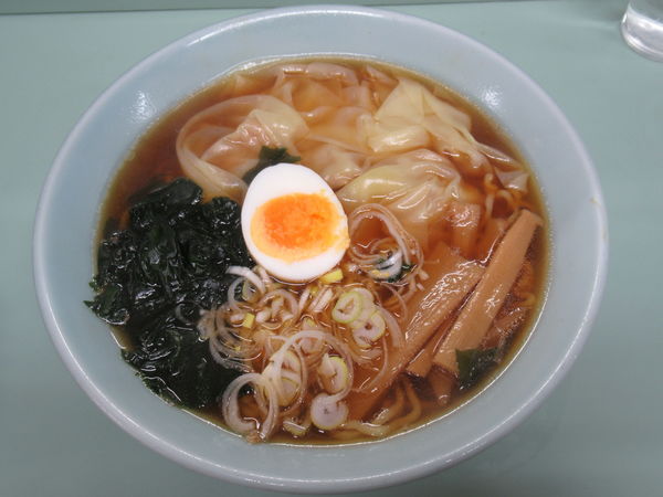 「ワンタンメン(810円)」@みんみんの写真