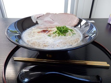 「廣島豚骨拉麺」@らーめん金行 河口湖駅前店の写真