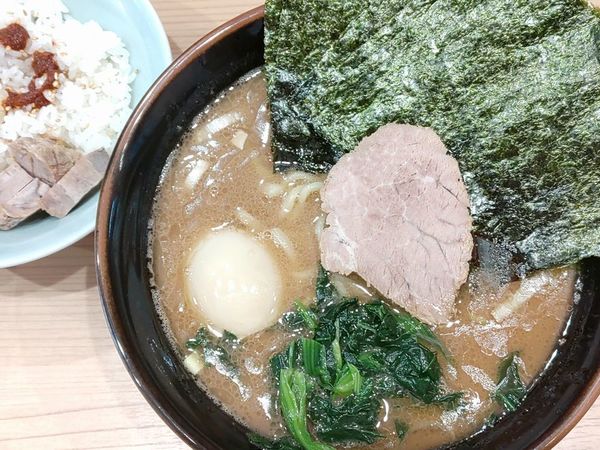 「ラーメン＋のり＋味玉」@漢ラーメン 室の写真