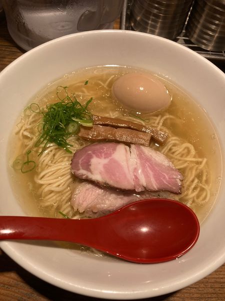 「香彩鶏だし 味玉塩ラーメン」@麺屋 翔 西新宿本店の写真
