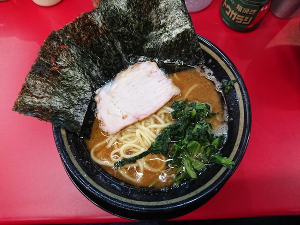 「醤油ラーメン￥700＋小ライス￥60」@IEKEI_TOKYO 王道家直系の写真