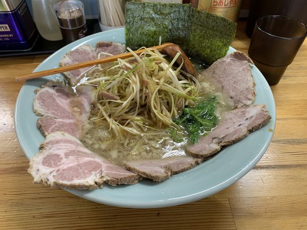 「ネギチャーシューラーメン（1000円）」@ラーメンショップ 椿 上彦川戸店の写真