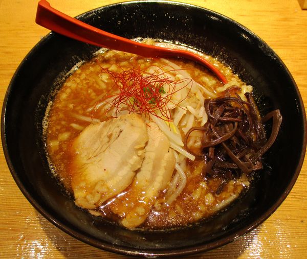 「＜冬季限定＞焼きあご味噌らー麺　950円」@焼きあご塩らー麺 たかはし 新宿本店の写真