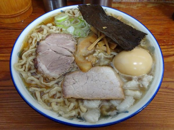 「中華そば普通：油ぽく身入り（800円）＋味玉（100円）」@ケンちゃんラーメンの写真