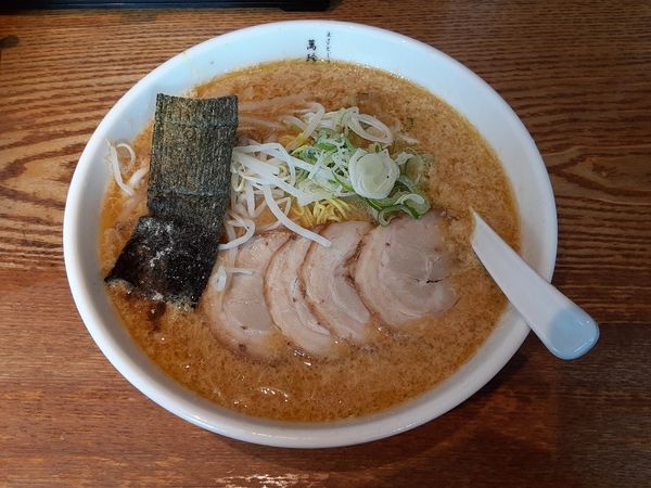 「玉子とじラーメン」@萬珍軒の写真