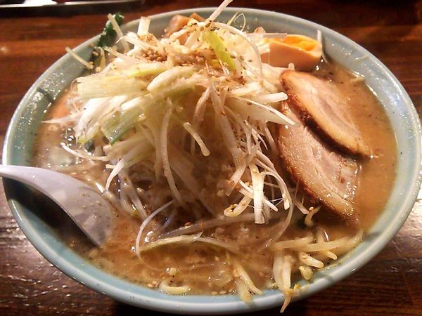 「豚骨味噌ねぎらーめん麺大盛」@江川亭 八王子北店の写真