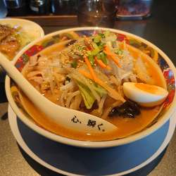 味噌タンメン中盛り+ゆで卵+背脂ご飯