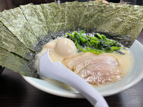 「味玉ラーメン(塩)」@横浜家系ラーメン 魂心家 大阪なんば店の写真