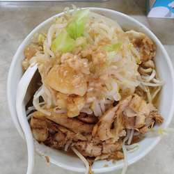 らーめん（野菜多、ニンニク無、背脂多、生姜少）