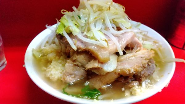 「ラーメン豚入＋ニンニク」@ラーメン二郎 三田本店の写真