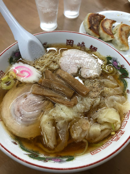 「ワンタンメン大盛+餃子3ケ」@岡崎麺の写真