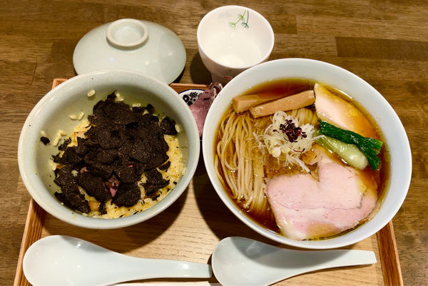 「醤油そば弦乃月ブレンド & 限定 たまごかけご飯」@自家製麺と定食 弦乃月の写真